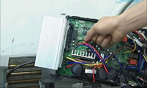 保德美的空调电话是多少