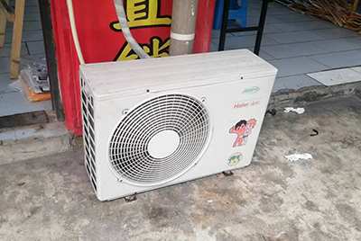 保德空调突然不制冷只吹自然风怎么办？